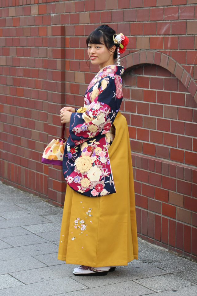 西宮　粋美サロンにて卒業袴の前撮りです